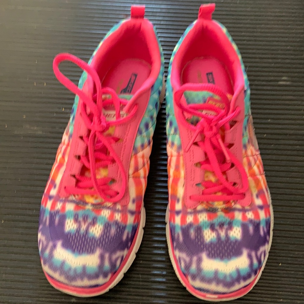 Skechers tye dye shot